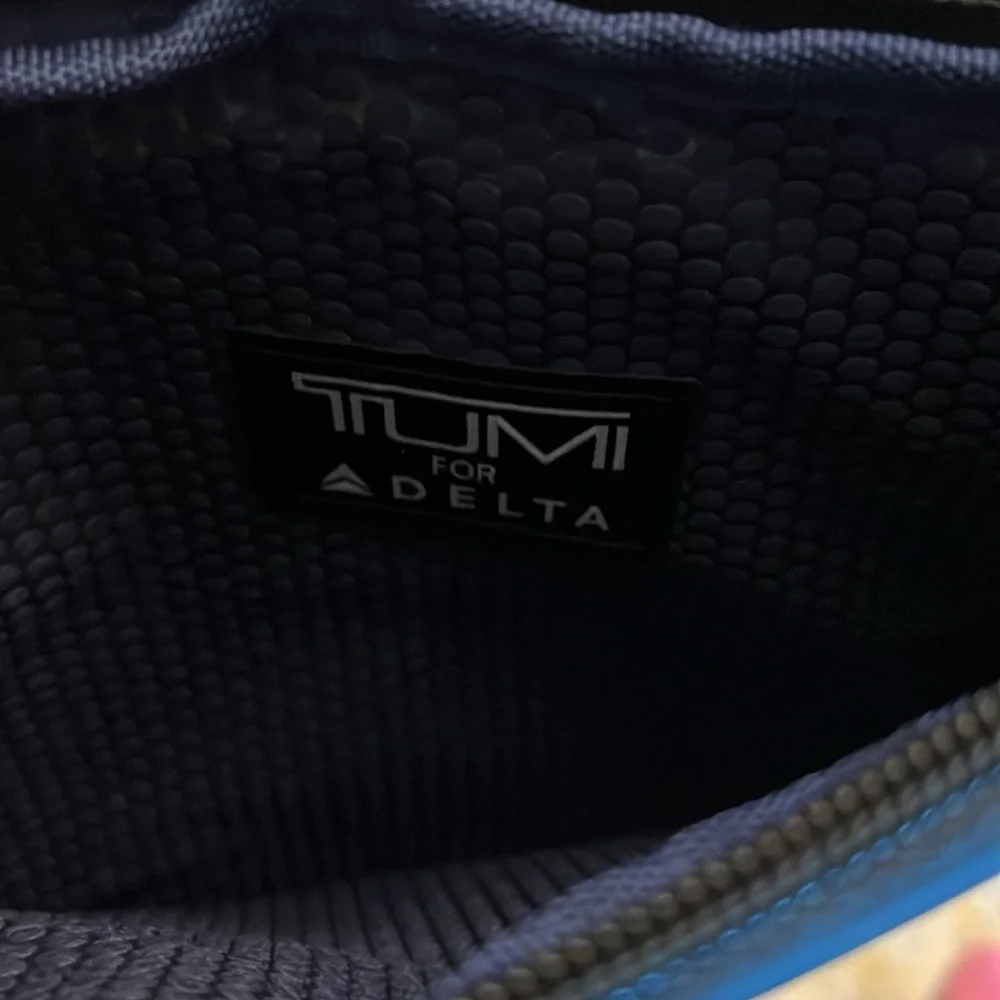 TUMI Travel Pouch - Picture 3 of 3